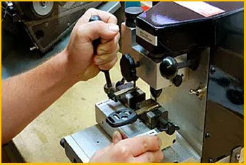 Canoga Park Locksmith Canoga Park, CA 818-531-9693 - automotive-keys-cut